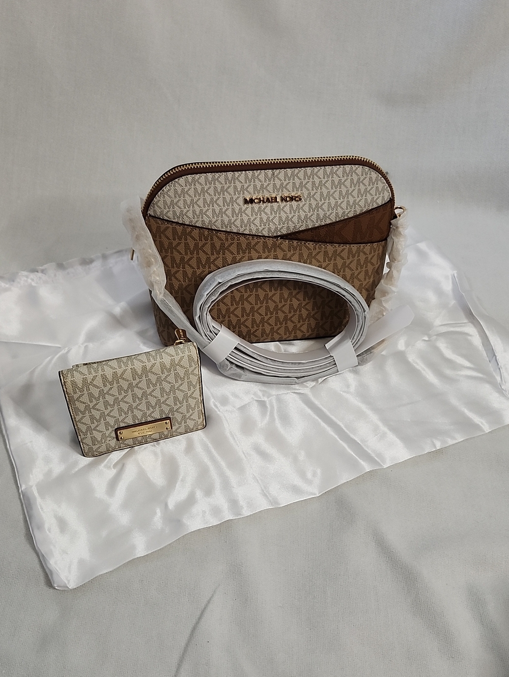 Michael Kors Camel Multi MD Dome Crossbody Bag w/ Coordinating Snap Wallet Set